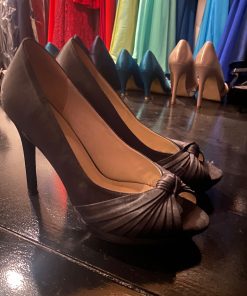 zwarte peep toe pump