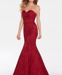 lady in red dress