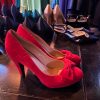 rode velours pumps hoge hak