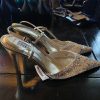 pronovias vintage pump