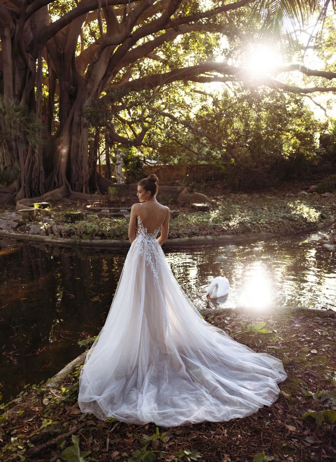 Modeca Sabrina trouwjurk met 3D bloemen - Afbeelding 2