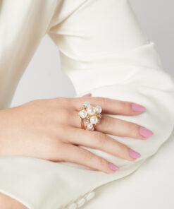 gouden ring met parels en strassteentjes