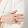 ring met parels en gouden bolletjes