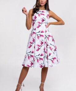 Jurk moeder van de bruid met magnolia bloemen