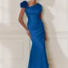 a symetrische jurk 1 shoulder