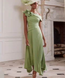 groene jurk moeder van de bruid flower